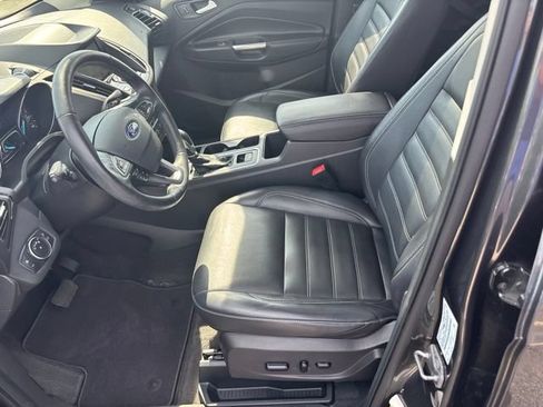 Used 2019 Ford Escape Titanium AWD/4WD image 5