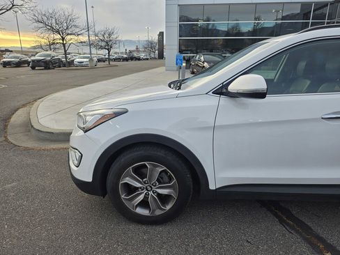 Used 2014 Hyundai Santa Fe GLS image 2