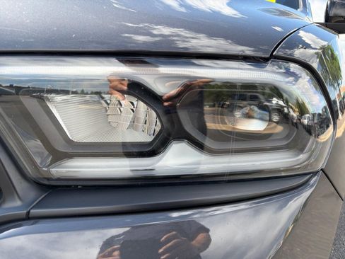 Used 2023 Dodge Durango R/T w/ Blacktop Package AWD/4WD image 9