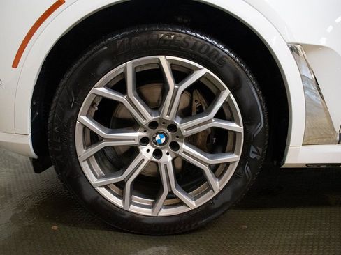 Certified 2023 BMW X7 xDrive40i w/ Executive Package image 9