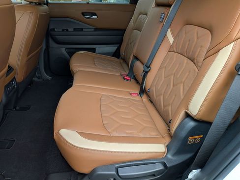 New 2026 Nissan Pathfinder Platinum w/ Cargo Package image 24