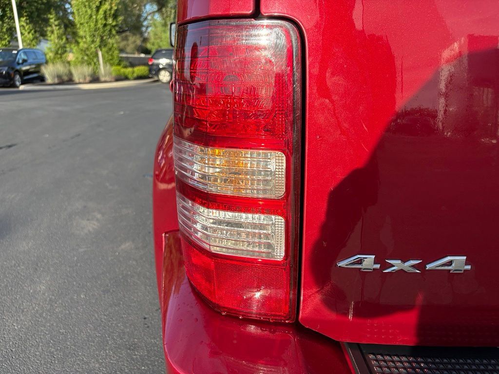Used 2012 Jeep Liberty Sport AWD/4WD image 13
