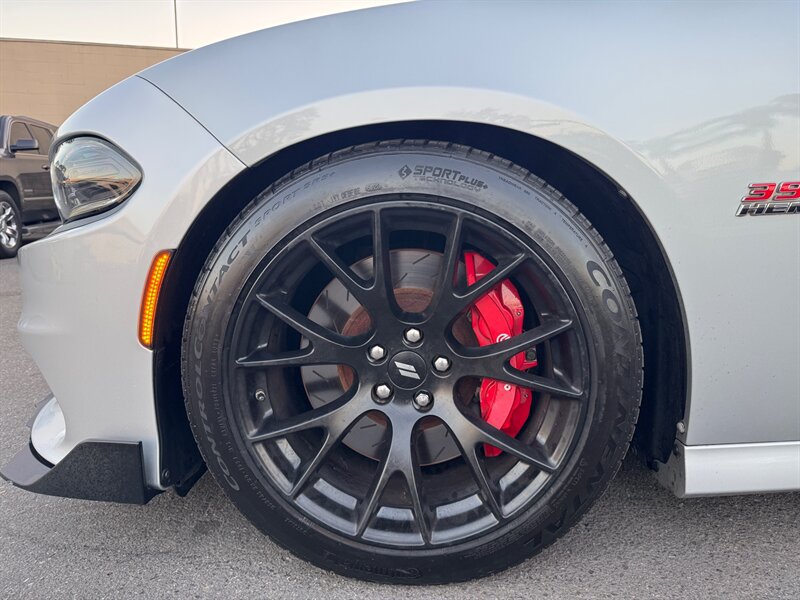 Used 2019 Dodge Charger Scat Pack w/ Dynamics Package RWD image 8