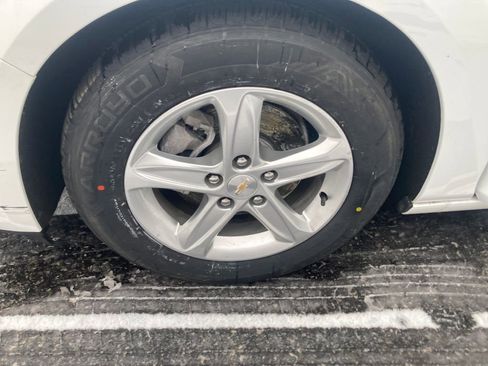 Used 2022 Chevrolet Malibu LS image 31