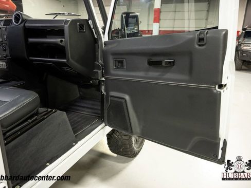 Used 1993 Land Rover Defender 110 image 23