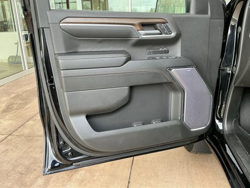 Used 2023 Chevrolet Silverado 1500 High Country image 14