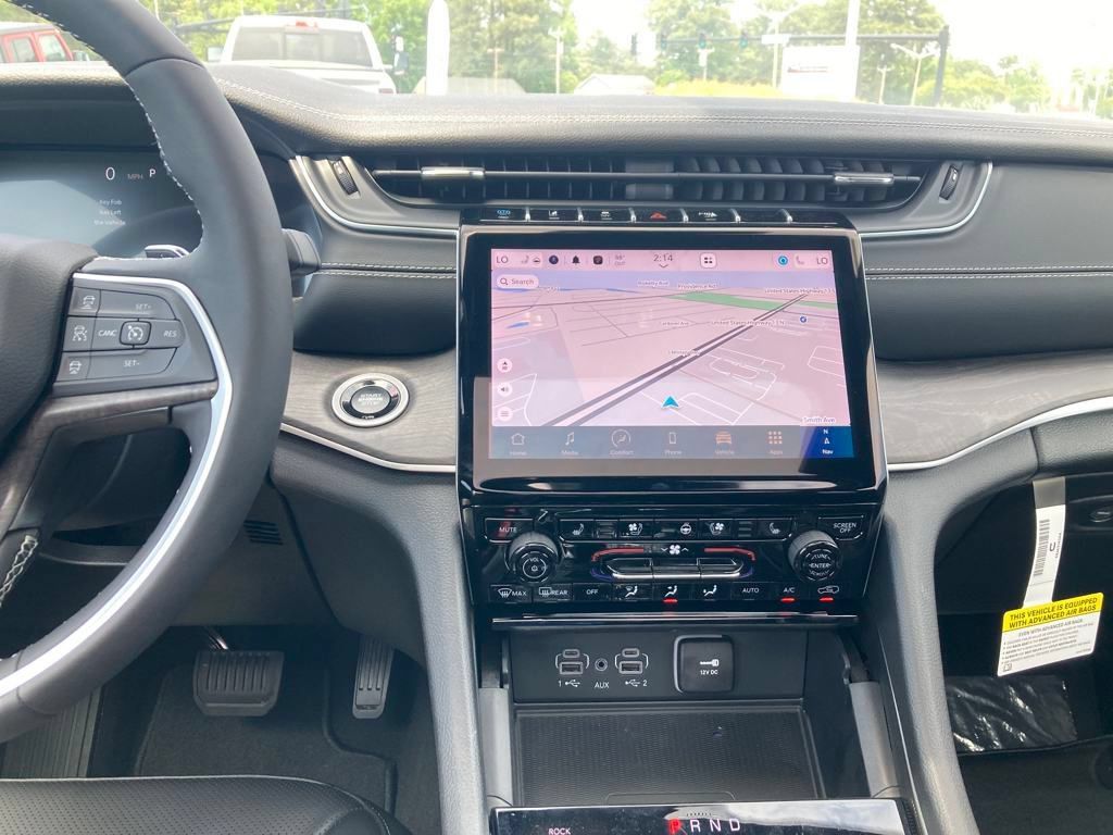 New 2024 Jeep Grand Cherokee Limited 4xe w/ Luxury Tech Group II AWD/4WD image 18