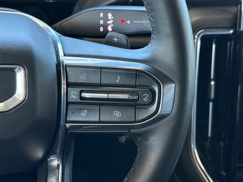 Used 2025 GMC Yukon Denali AWD/4WD image 39