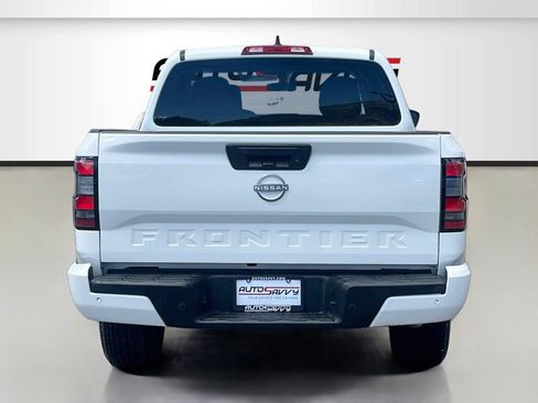 Used 2025 Nissan Frontier SV AWD/4WD image 6