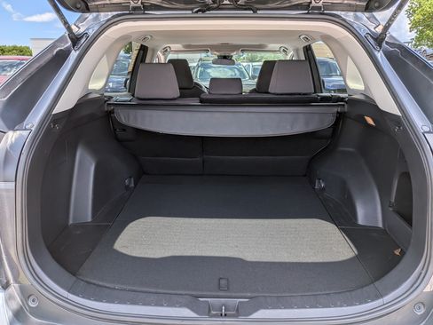 Used 2019 Toyota RAV4 XLE FWD image 13