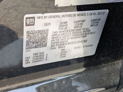 Used 2025 GMC Sierra 1500 AT4 w/ AT4 Premium Package AWD/4WD image 32