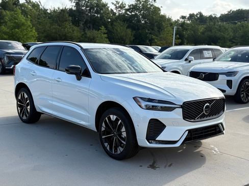 New 2026 Volvo XC60 B5 Plus w/ Protection Package Premier image 3