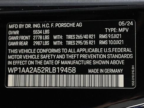 Certified 2024 Porsche Macan image 29