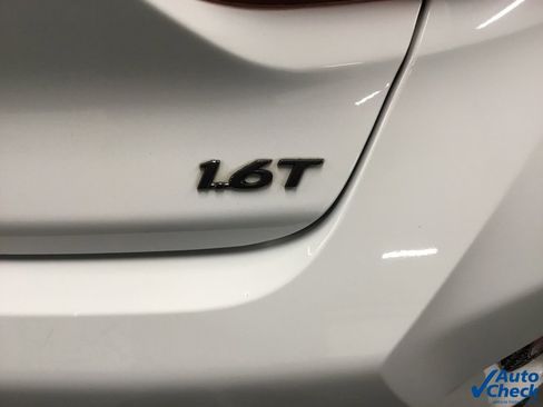 Used 2021 Hyundai Veloster Turbo image 13