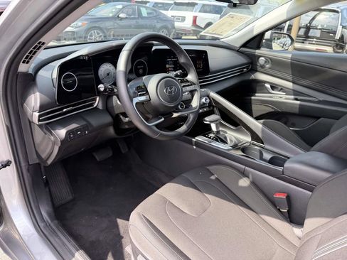 Certified 2023 Hyundai Elantra SEL w/ Convenience Package FWD image 11