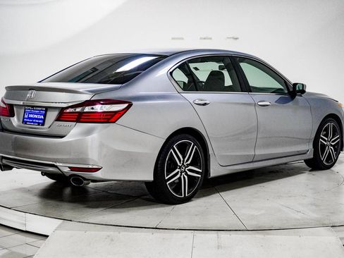 Used 2016 Honda Accord Sport image 11
