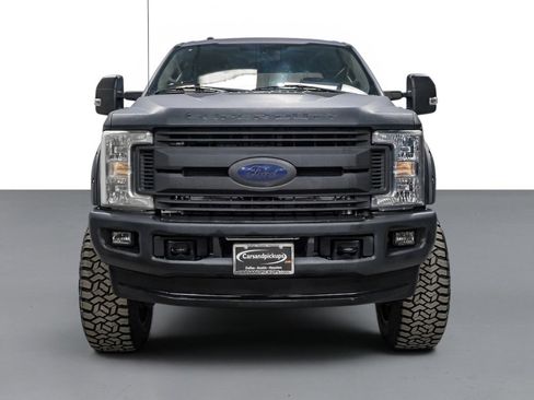 Used 2017 Ford F250 XLT w/ XLT Value Package AWD/4WD image 3