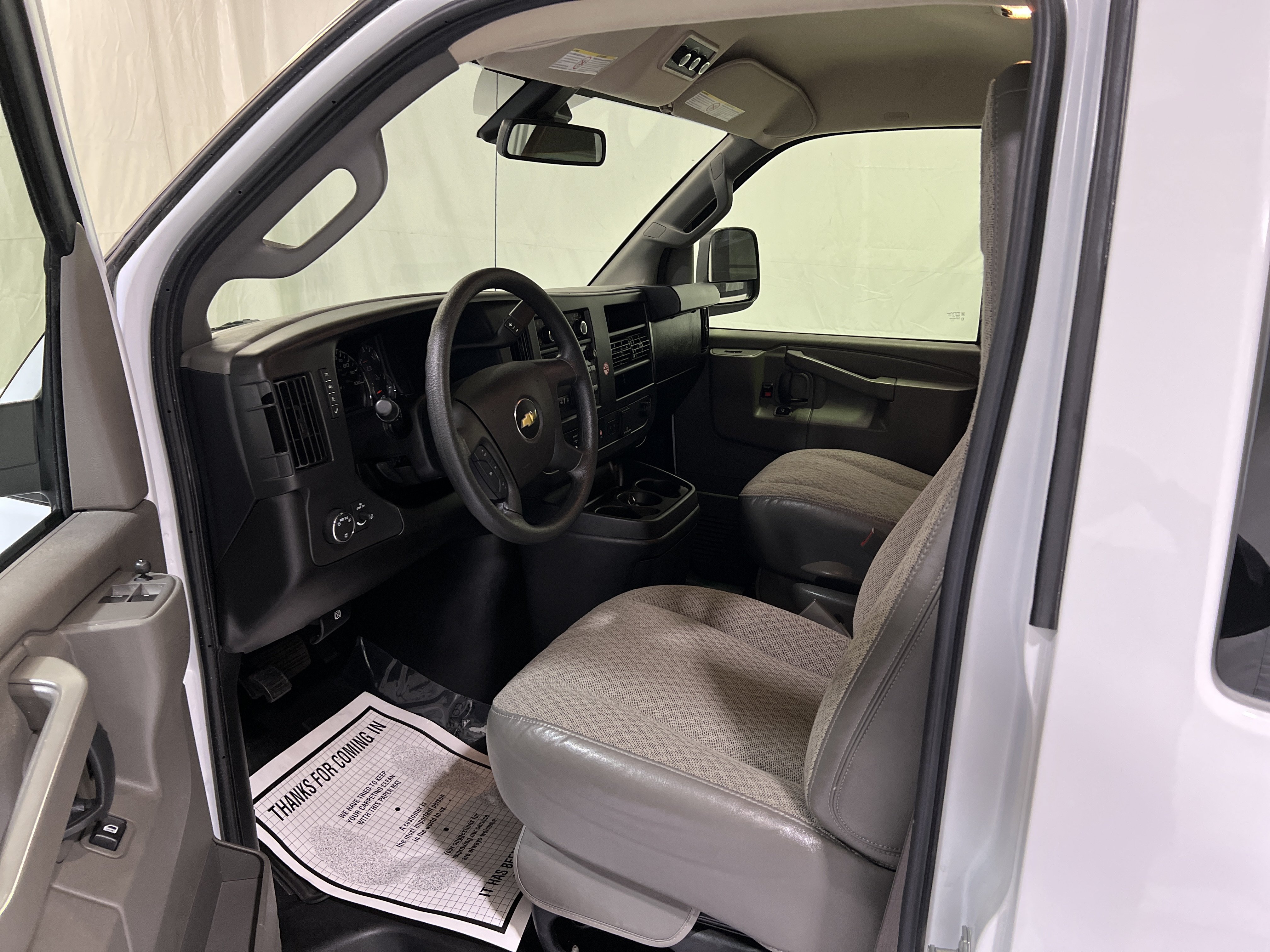 Certified 2025 Chevrolet Express 3500 LT w/ LT Preferred Equipment Group RWD image 17