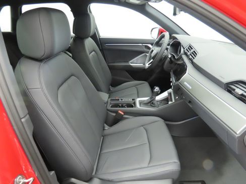 Used 2025 Audi Q3 2.0T Premium Plus w/ Premium Plus Package image 21