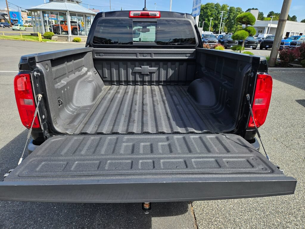 Used 2017 Chevrolet Colorado Z71 AWD/4WD image 13