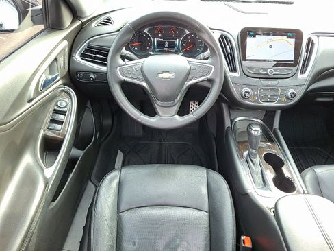Used 2018 Chevrolet Malibu Premier w/ Premier Sun and Wheel Package image 11
