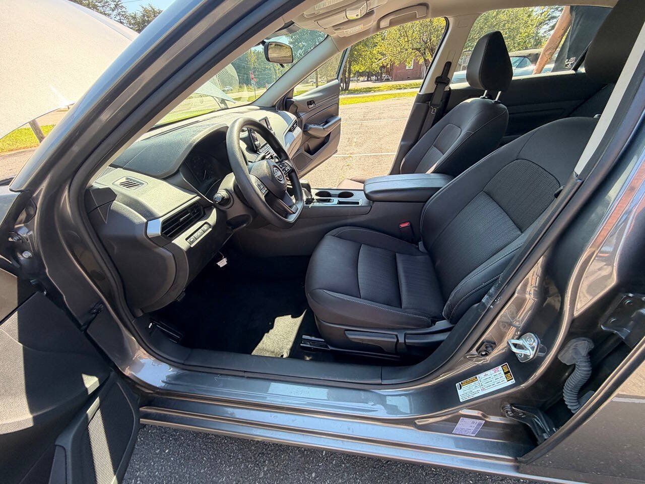 Used 2024 Nissan Altima 2.5 S FWD image 11