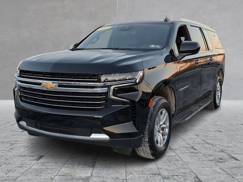 Used 2023 Chevrolet Suburban LT image 5