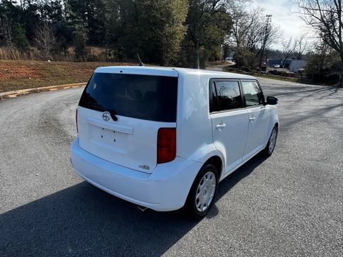 Used 2010 Scion xB image 7