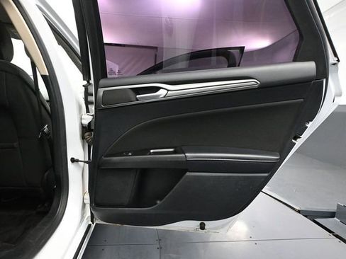Used 2017 Ford Fusion SE image 36