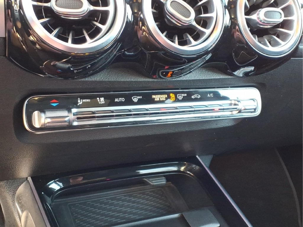 Used 2021 Mercedes-Benz GLB 250 4MATIC image 6