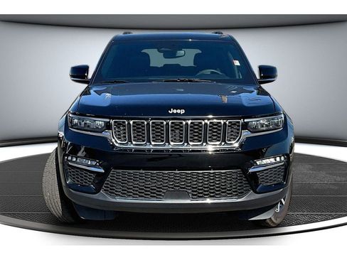 Used 2024 Jeep Grand Cherokee Limited AWD/4WD image 4