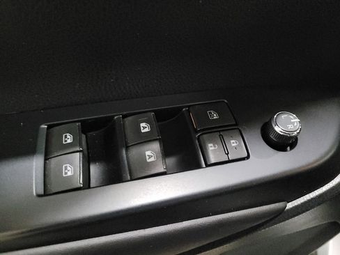 Used 2019 Toyota Highlander XLE w/ Carpet Mat Package (TMS) image 27