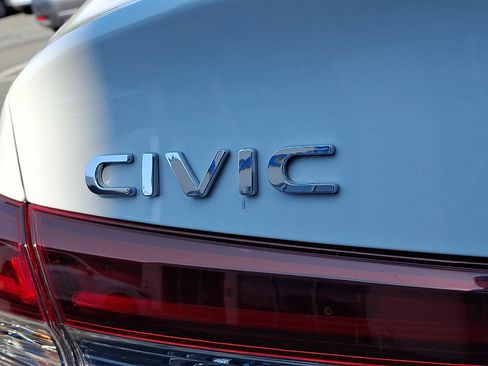 Used 2025 Honda Civic Sport image 30