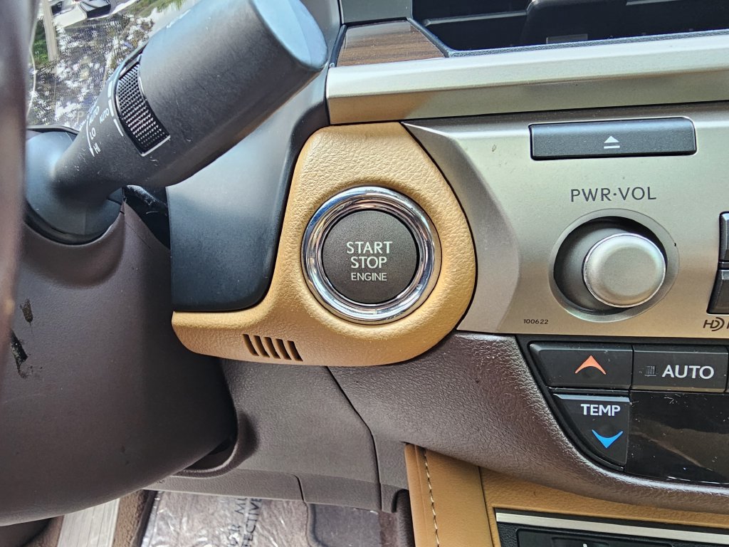 Used 2016 Lexus ES 350 w/ Premium Package w/Wood Trim FWD image 22