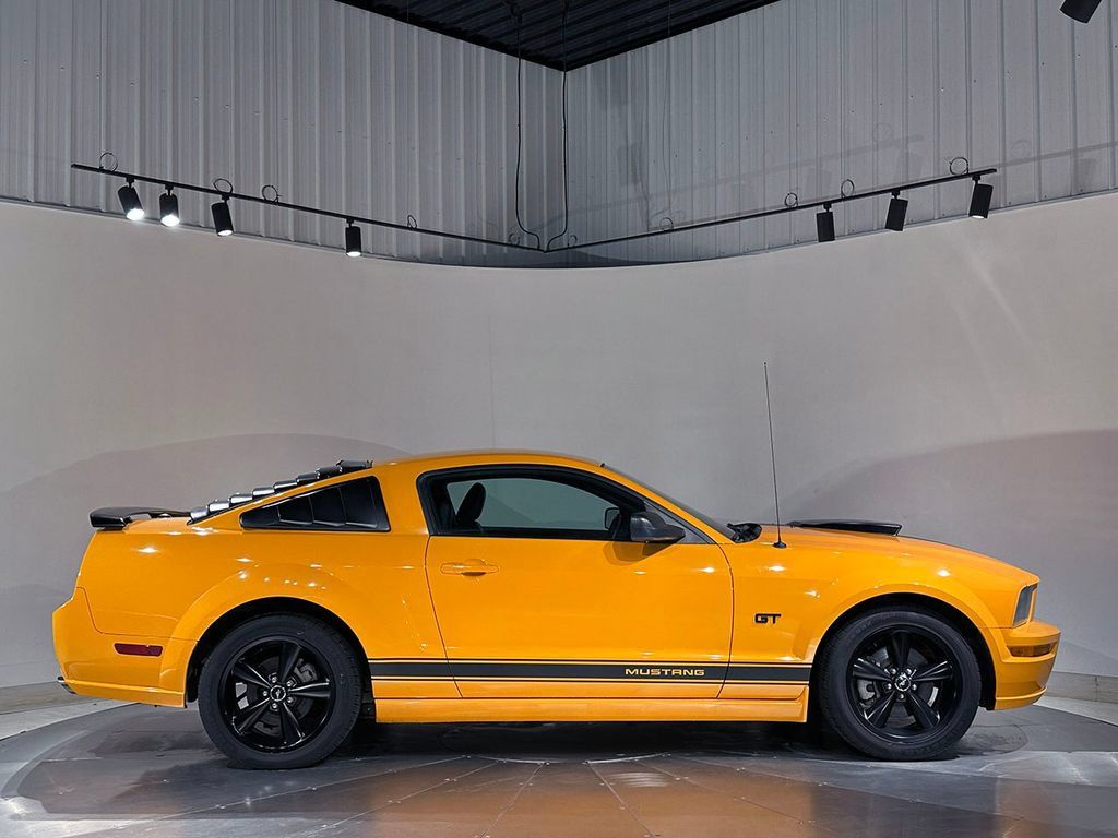 Used 2007 Ford Mustang GT RWD image 5