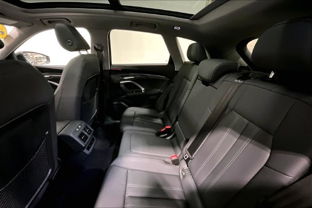 Used 2025 Audi Q5 Premium w/ Convenience Package AWD/4WD image 22