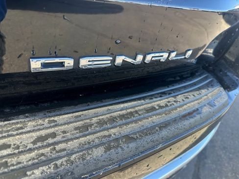 Used 2022 GMC Yukon Denali image 12
