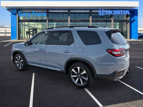 Used 2024 Honda Pilot Elite image 3