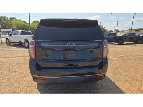 Used 2022 Chevrolet Tahoe Z71 w/ Z71 Off-Road Package AWD/4WD image 4