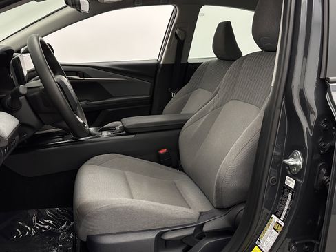 Used 2025 Toyota Camry LE image 14