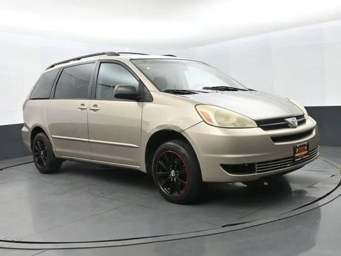 Used 2004 Toyota Sienna LE FWD image 2