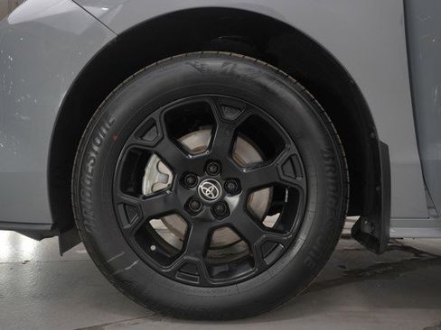 Used 2025 Toyota Sienna XSE image 32