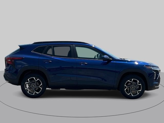 Used 2024 Chevrolet Trax LT w/ Driver Confidence Package FWD image 3