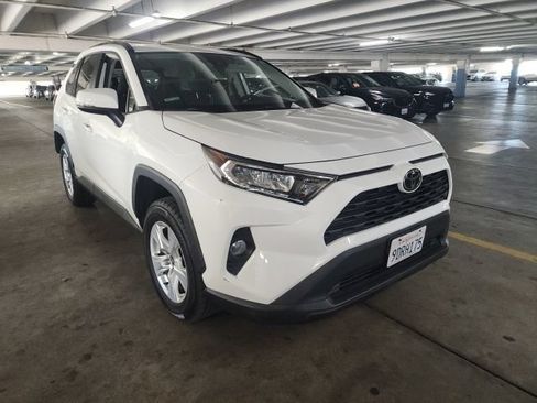 Used 2021 Toyota RAV4 XLE w/ Convenience Package AWD/4WD image 2