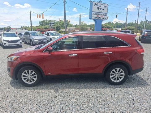 Used 2018 Kia Sorento AWD image 2