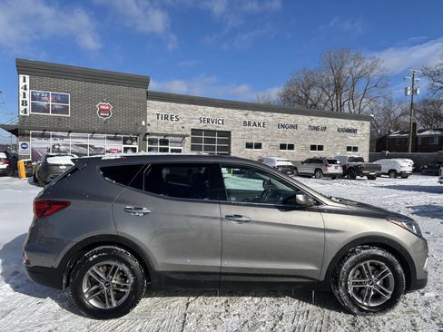 Used 2017 Hyundai Santa Fe Sport AWD/4WD image 2