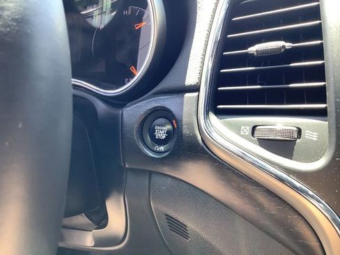 Used 2018 Jeep Grand Cherokee Altitude AWD/4WD image 16