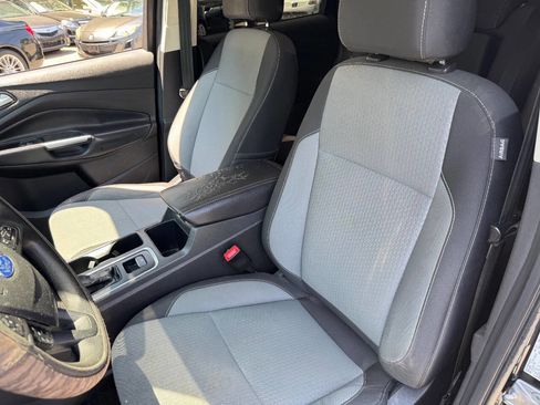 Used 2017 Ford Escape SE FWD image 12