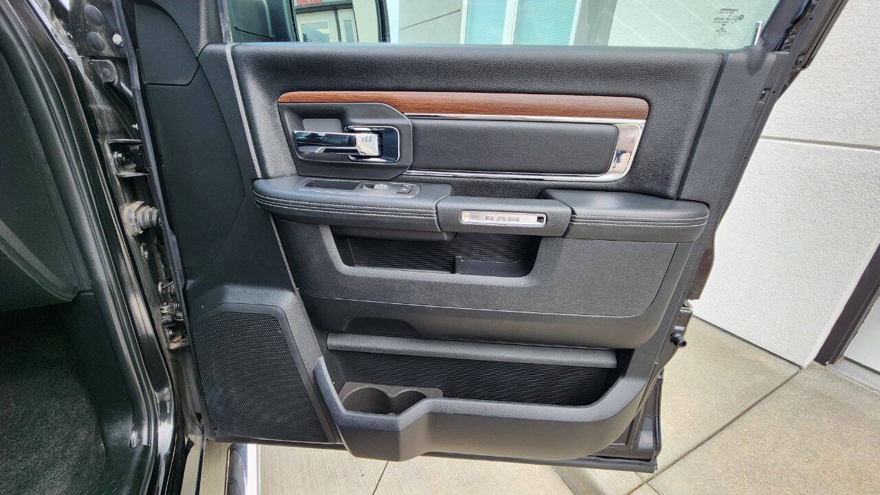 Used 2017 RAM 1500 Laramie AWD/4WD image 19