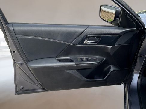 Used 2015 Honda Accord Sport image 19